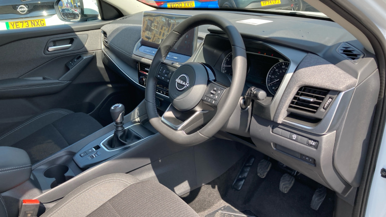 Nissan Qashqai 1.3 DiG-T MH Acenta Premium 5dr Petrol Hatchback